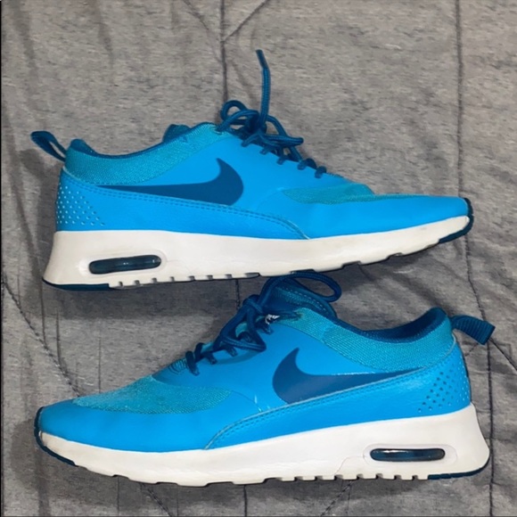 Nike Shoes - Nike air max thea